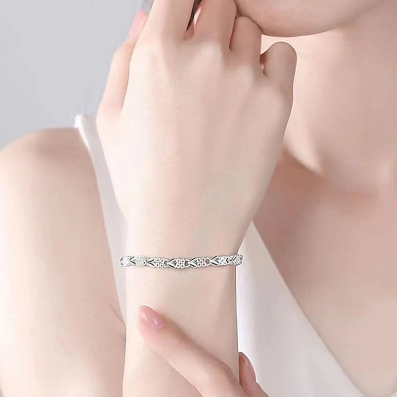 【🔥Kúp 1 a získaj 1 zadarmo🔥】Elegancka bransoletka z błyszczącą koniczyną