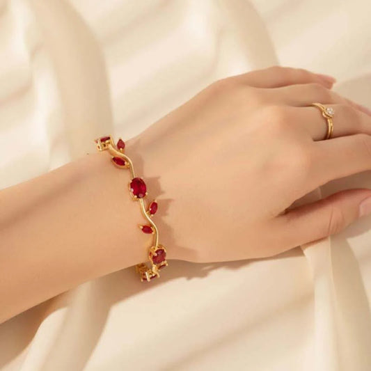 Jedinečný náramok s príveskom pre ženy