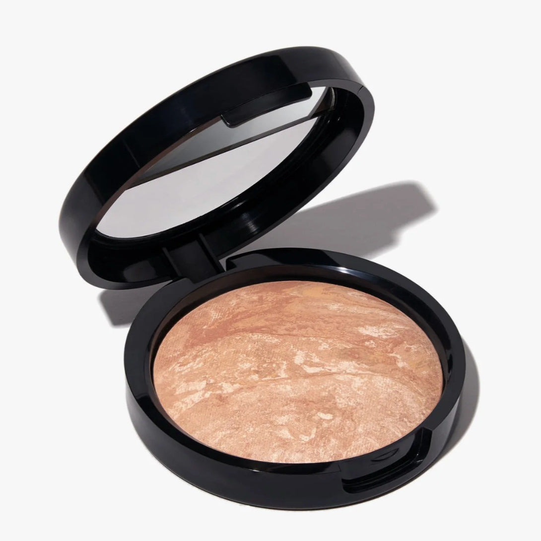 Vytvorte jemný make-up a odomknite štartovaciu sadu Baked (3 ks)