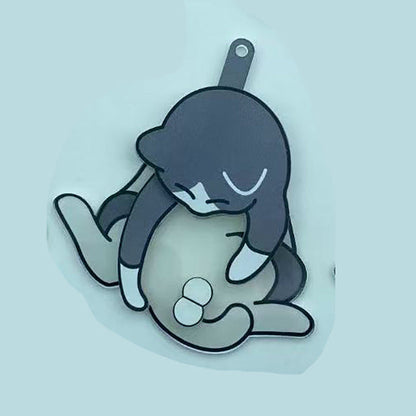 Hranie sa s vajíčkami a kľúčenkou pre mačiatka