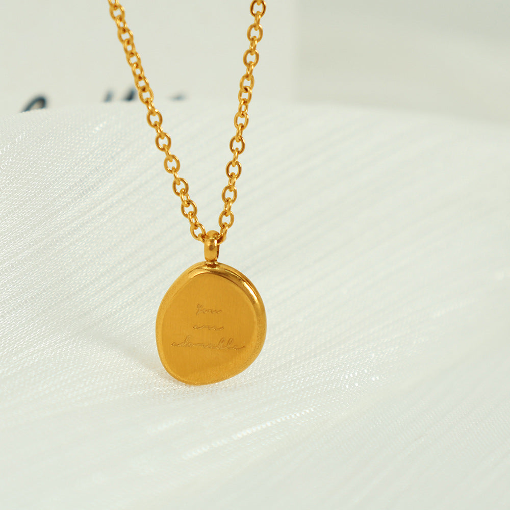 Unisex náhrdelník s príveskom s nepravidelným oválnym vzorom