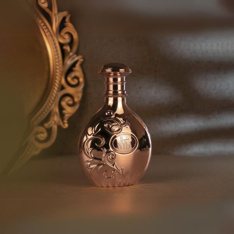 Nyla EDP od Acknowledge Prestige – Luxusná zmes ovocných, kvetinových a teplých drevitých tónov pre elegantnú a dlhotrvajúcu vôňu.