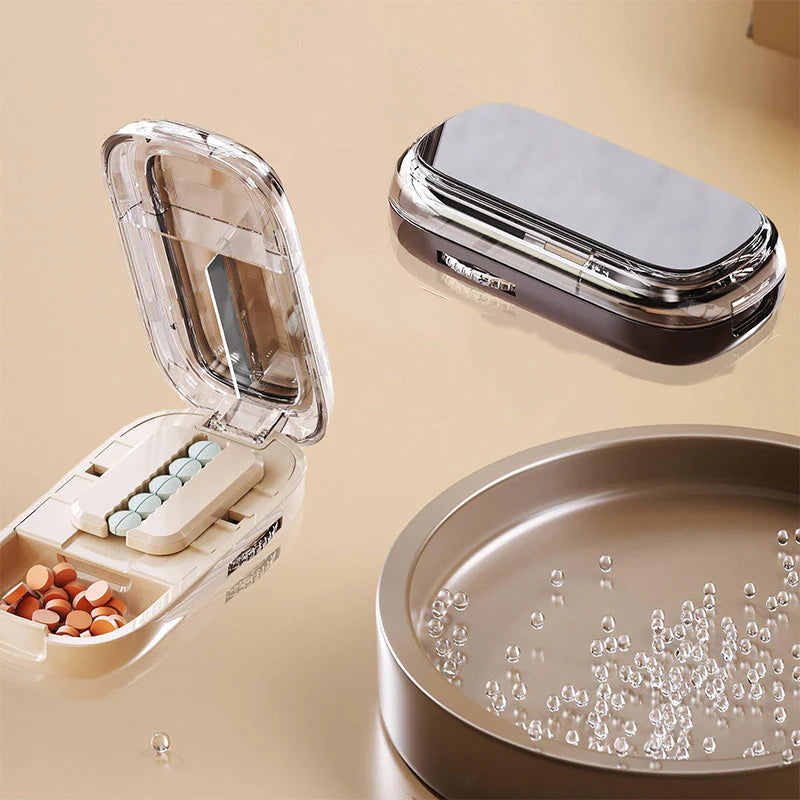 Prenosná krabička na lieky s rezačkou