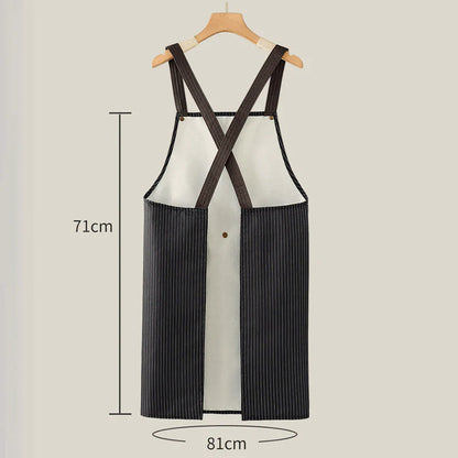 Nepremokavá zástera s krížovými popruhmi na chrbte a odnímateľným uterákom na ruky