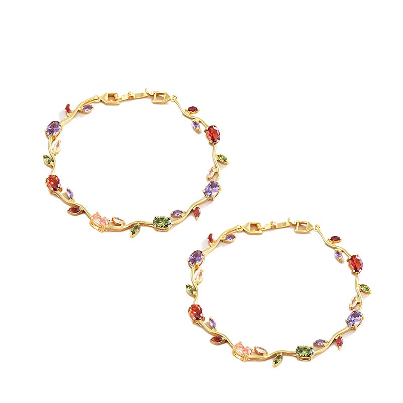 Jedinečný náramok s príveskom pre ženy